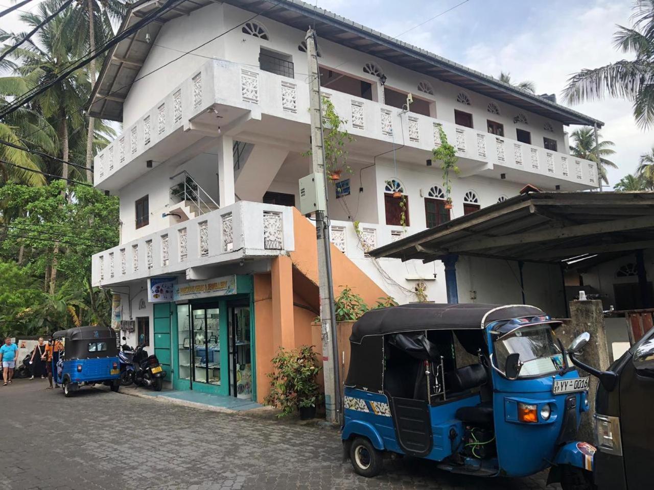 Boomerang Una With Free Scooter Bike Unawatuna Exterior photo